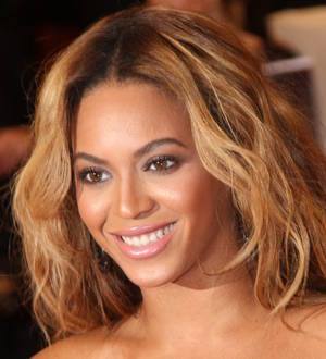 Beyonce unwittingly calls on Joe McElderry to sing at concert