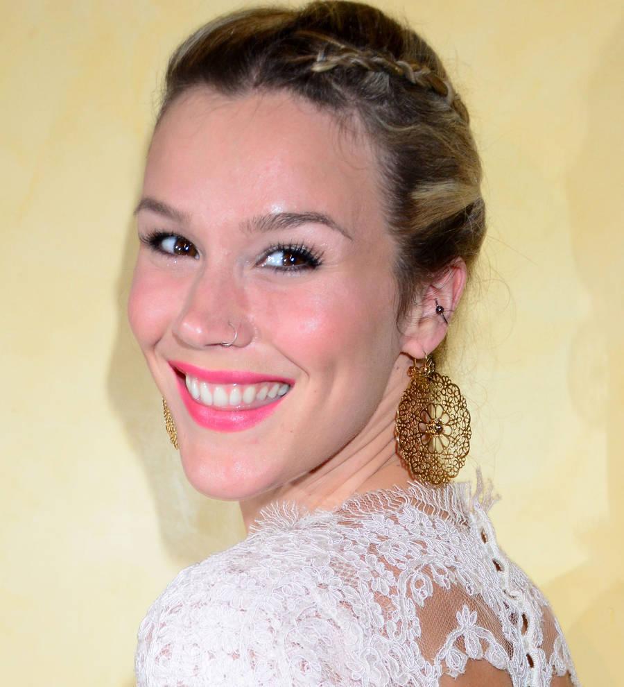 Joss Stone cancels gigs to care for sick dog