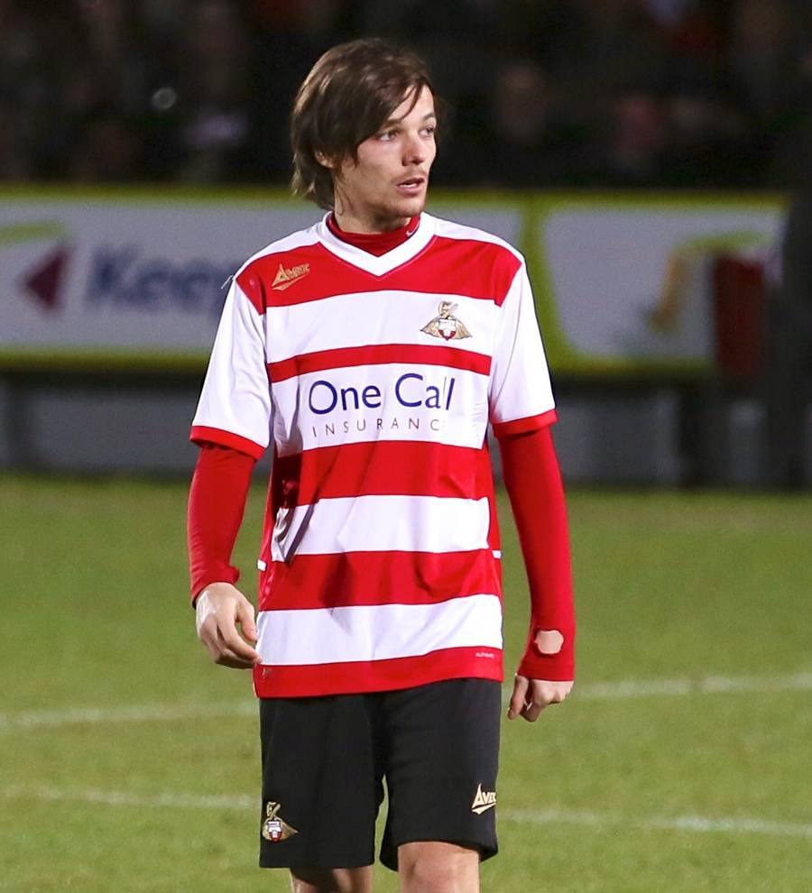 Louis Tomlinson wins soccer shirt design competition
