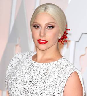 Lady Gaga supports Taylor Kinney in ski challenge