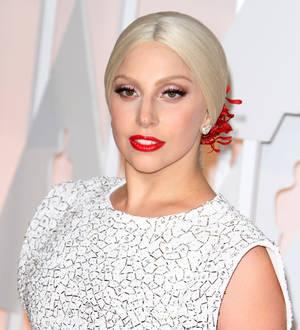 Lady Gaga supports Taylor Kinney in ski challenge