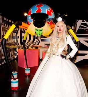 Lady Gaga to count down to 2012 with ball drop honour