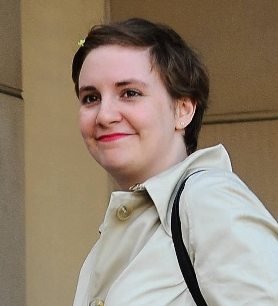 Lena Dunham sells off sweater at planned parenthood event