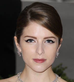 Anna Kendrick threw out diamonds from fan