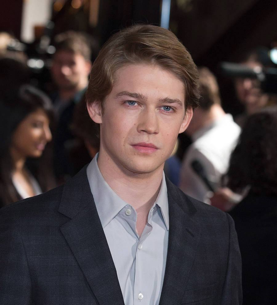 Taylor Swift's actor boyfriend Joe Alwyn to play Margot Robbie's lover