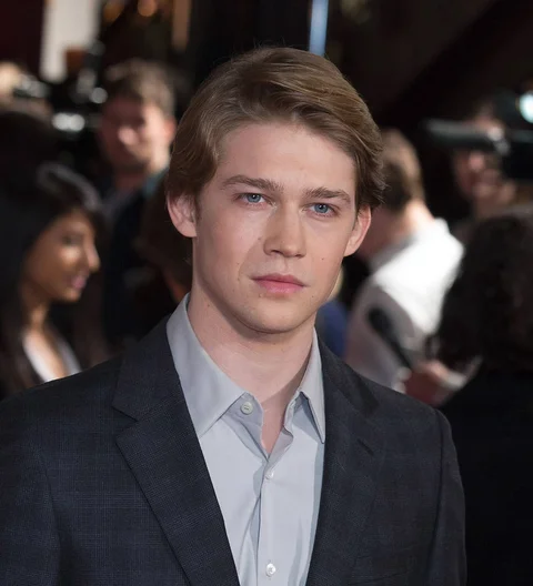 Taylor Swift's actor boyfriend Joe Alwyn to play Margot Robbie's lover