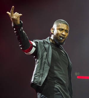 Usher turns wedding singer