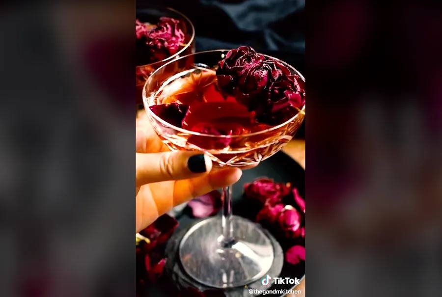 5 BOOzy Cocktails & Mocktails To Brew For Your Halloween Party!