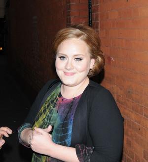 Adele resumes North American tour in Canada
