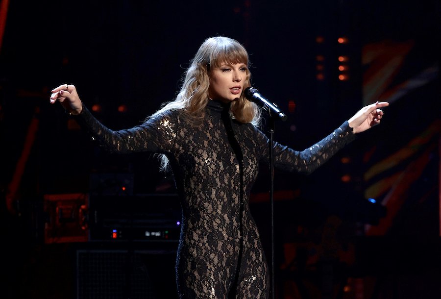 4 Book Recs For Your Favorite Taylor Swift Songs!