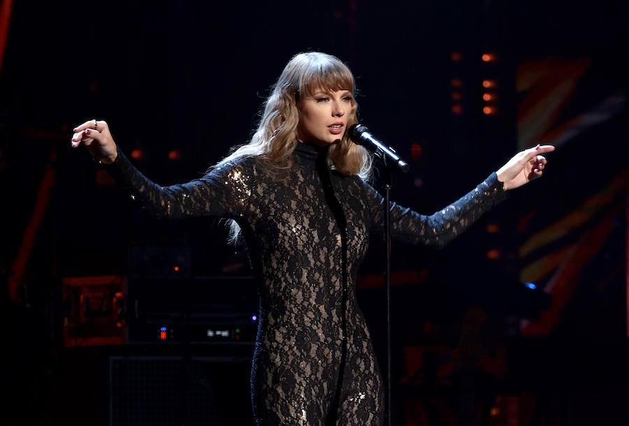 4 Book Recs For Your Favorite Taylor Swift Songs!