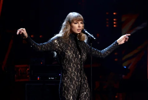 4 Book Recs For Your Favorite Taylor Swift Songs!