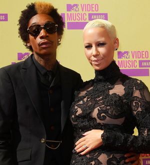 Wiz Khalifa shuns smoking near pregnant girlfriend