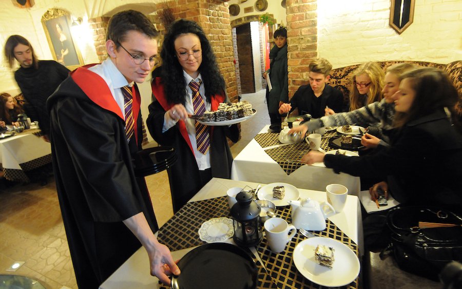 How To Throw The Best Harry Potter-Themed Party!