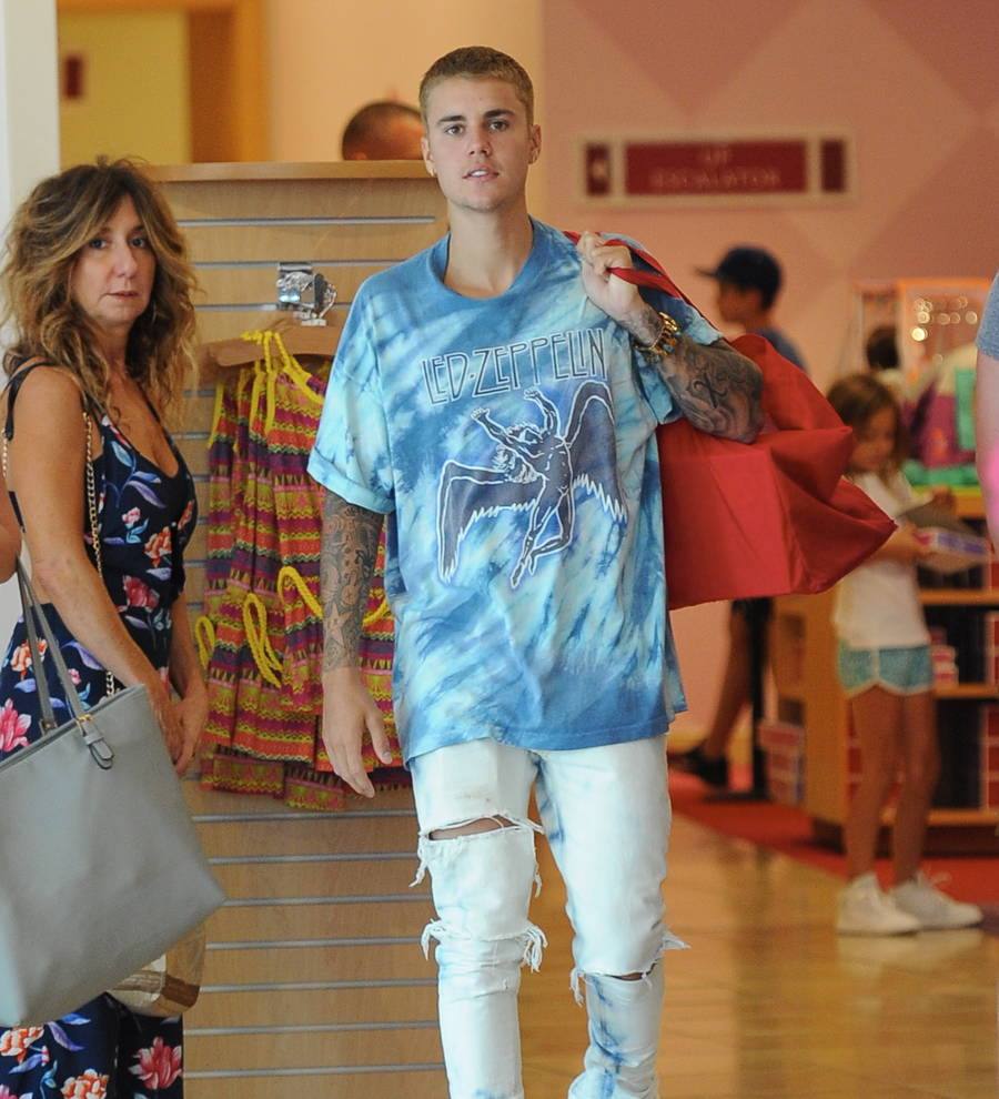 Justin Bieber ordered to sit for deposition - report