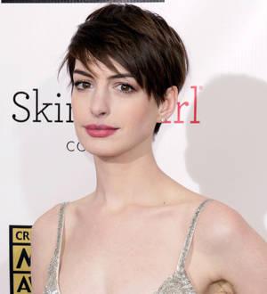 Anne Hathaway blasts film critics for name error