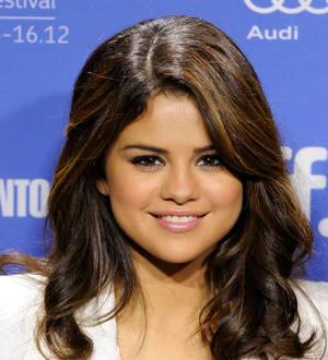 Selena Gomez dines with Justin Bieber hours after health scare