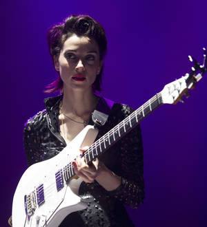 St. Vincent silences Cara Delevingne split rumours