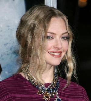 Amanda Seyfried wants boyfriend out of the spotlight