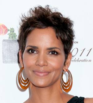 Halle Berry breaks foot in Spain