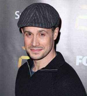 Freddie Prinze, Jr. recovering from spinal surgery