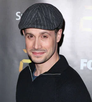 Freddie Prinze, Jr. recovering from spinal surgery
