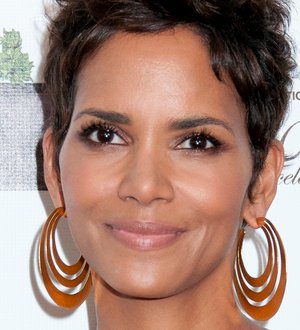 Halle Berry's ring sparks 'engagement' rumor