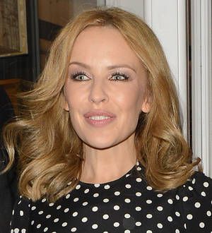 Kylie Minogue sends prayers to Samantha Jade over mother's health