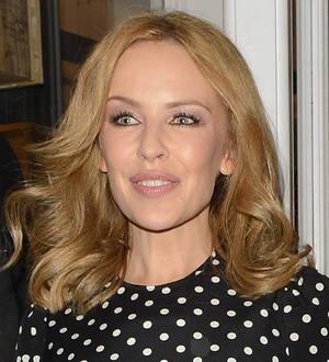 Kylie Minogue sends prayers to Samantha Jade over mother's health