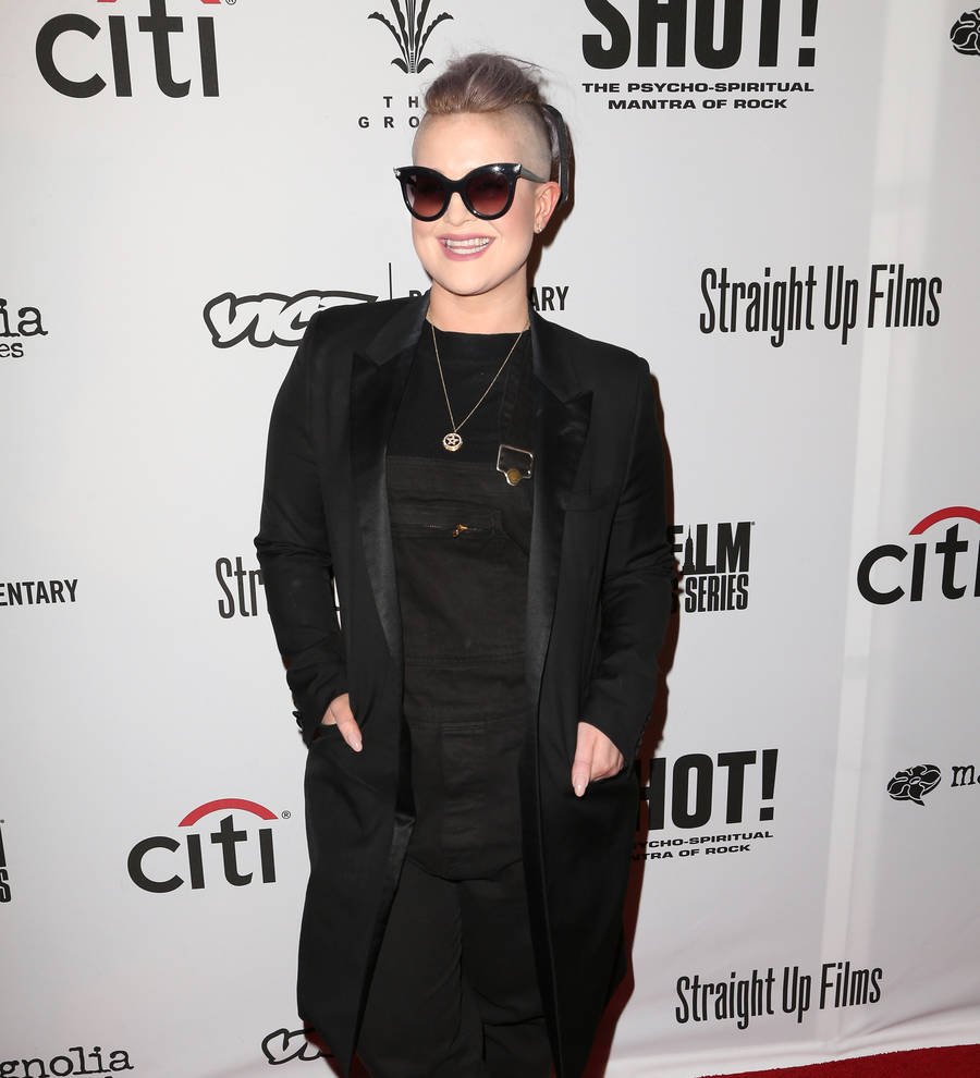 Kelly Osbourne laughs off bikini photograph fail