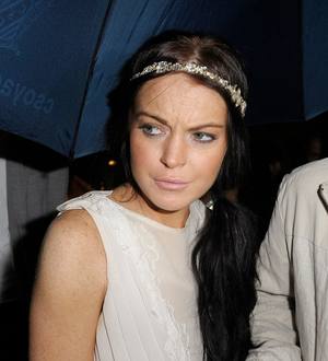 Lindsay Lohan Lands in Los Angeles