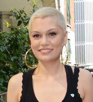 Sick Jessie J axes second gig