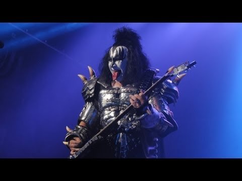 Gene Simmons: Stan Lee Wannabe? - POWER PLAYERS