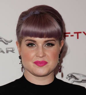 Kelly Osbourne put on vocal rest for two weeks