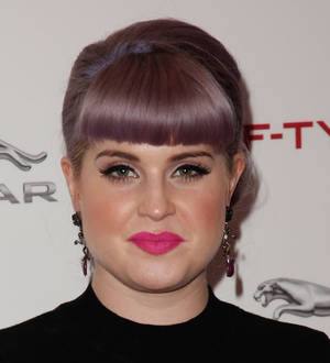 Kelly Osbourne put on vocal rest for two weeks