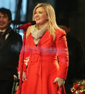 Kelly Clarkson lost her voice after giving birth