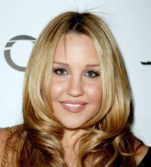 Amanda Bynes retracts child molestation accusations, blames 'brain microchip'