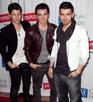 Jonas Brothers part with record label