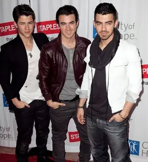 Jonas Brothers part with record label