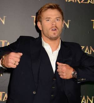 Kellan Lutz tests Tarzan moves on zoo gorillas