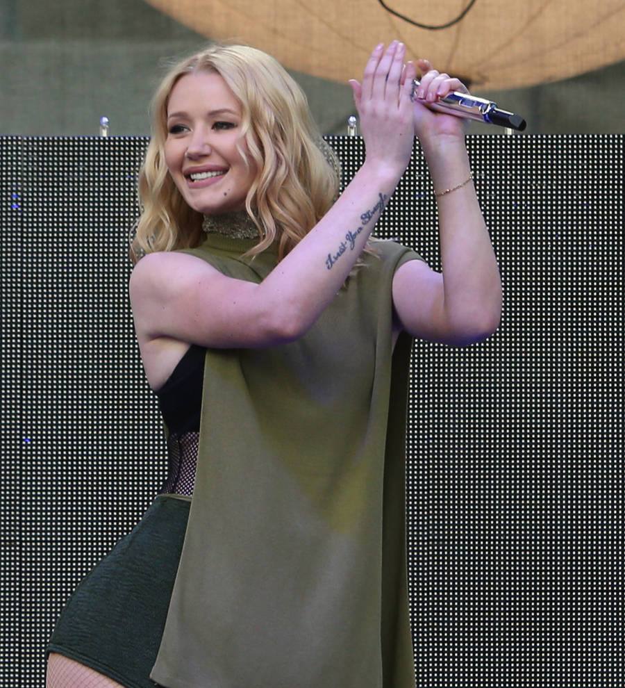 Iggy Azalea laughs off butt implant rumours