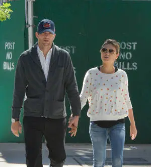 Ashton Kutcher & Mila Kunis buy new Beverly Hills home