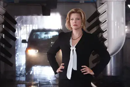 "Breaking Bad" Star Anna Gunn Defends Skyler White