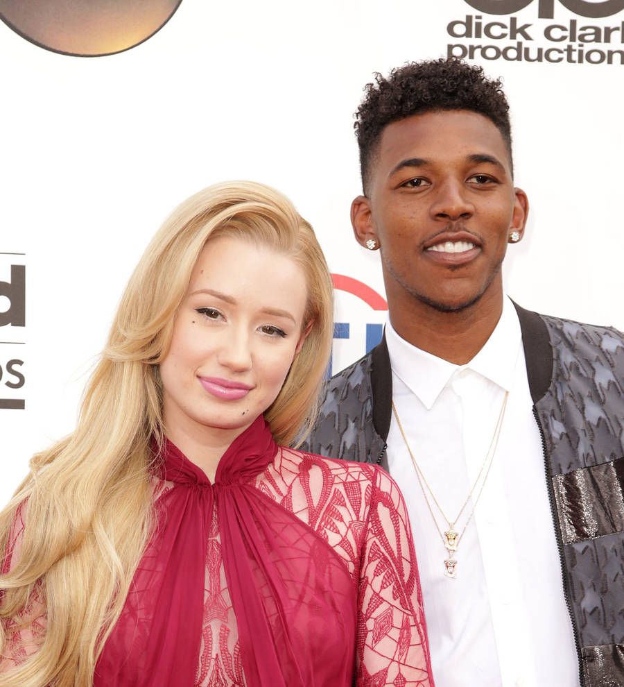 Iggy Azalea postpones wedding to tour