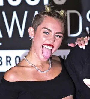 Miley Cyrus eyes space mission