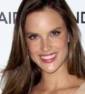 Alessandra Ambrosio plans work return six weeks after birth
