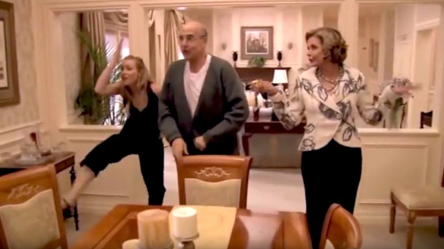 TV Families We Would (and Would NOT) Want to Spend the Holidays With!