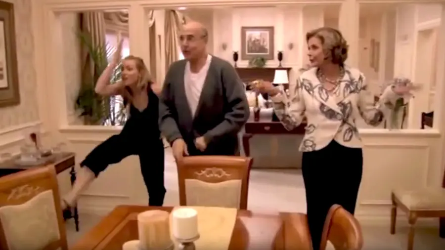 TV Families We Would (and Would NOT) Want to Spend the Holidays With!
