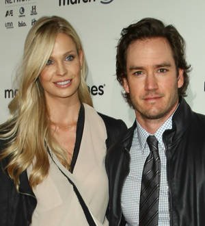 Mark-Paul Gosselaar's wife pregnant
