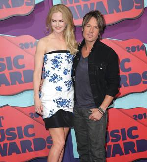 Nicole Kidman thanks fans for support following dad's death